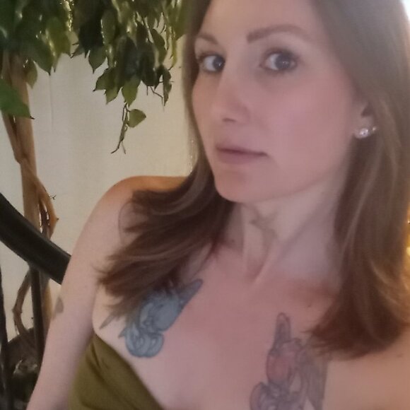 Meet your Posher, Sarah - Picture 1 of 16